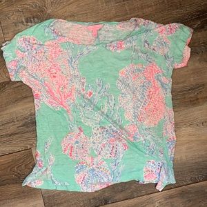Lilly Pulitzer boxy t shirt, super light weight!